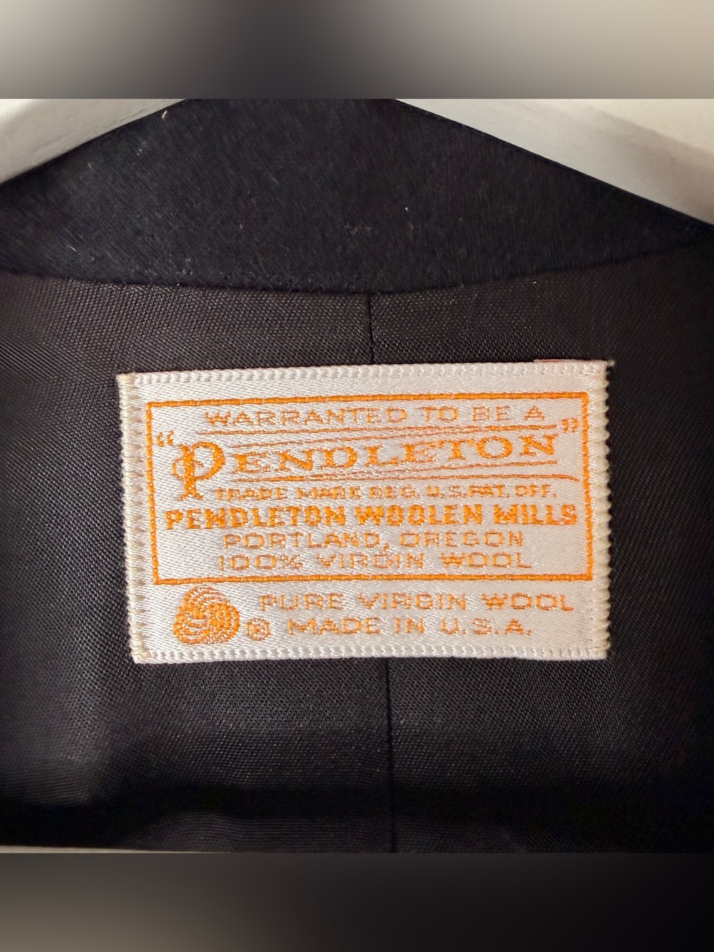 Vintage Pendleton 100% Virgin Wool Black Blazer Gold Buttons Lined USA Size 6 - Picture 2 of 14